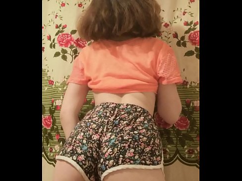 ❤️ セクシーな若いベイブがカメラでショーツを脱ぐ ポルノvk ❌️❤